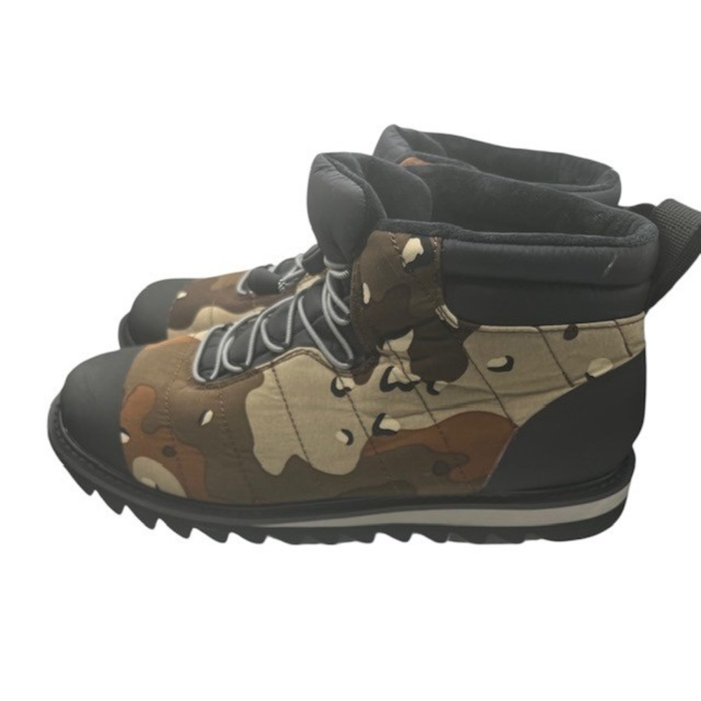 Holden Women's Apres Ski Boots SZ 9 Waterproof and Insulated in Brown Camo-990